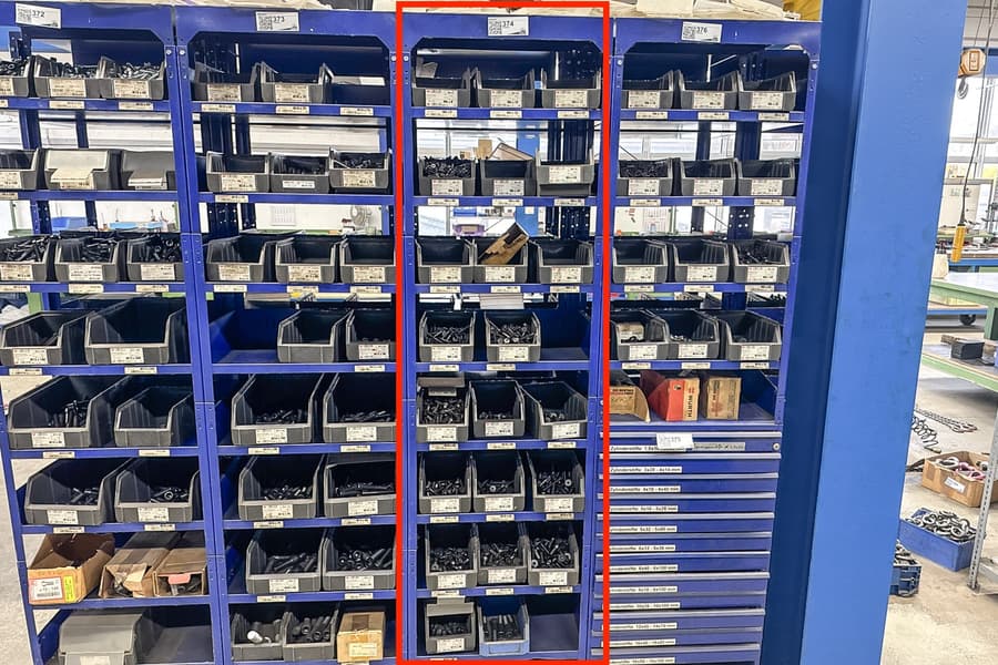 Regalinhalt: Schrauben