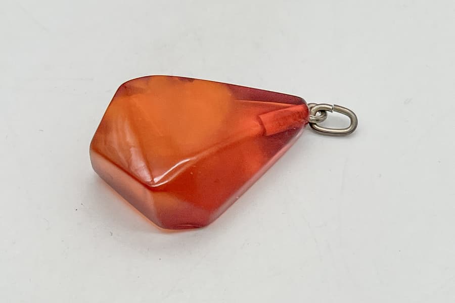 Alter Anhänger Bernstein