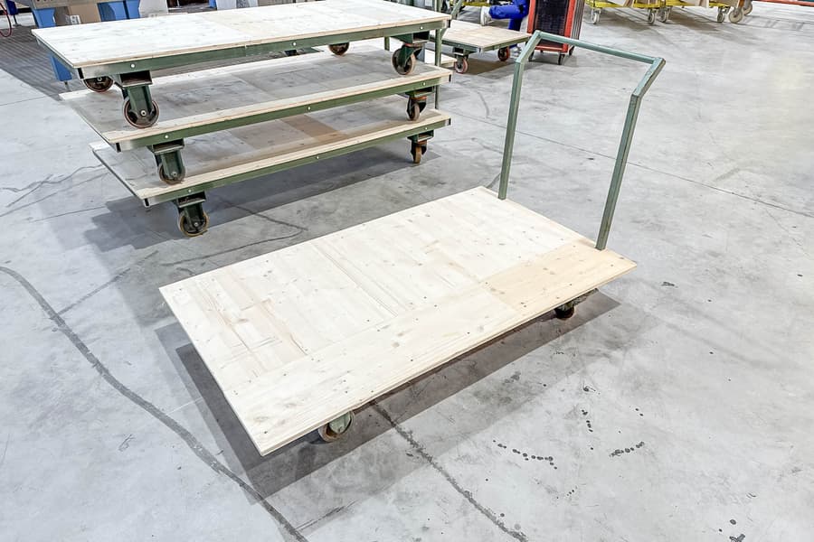 Plateau Transportwagen