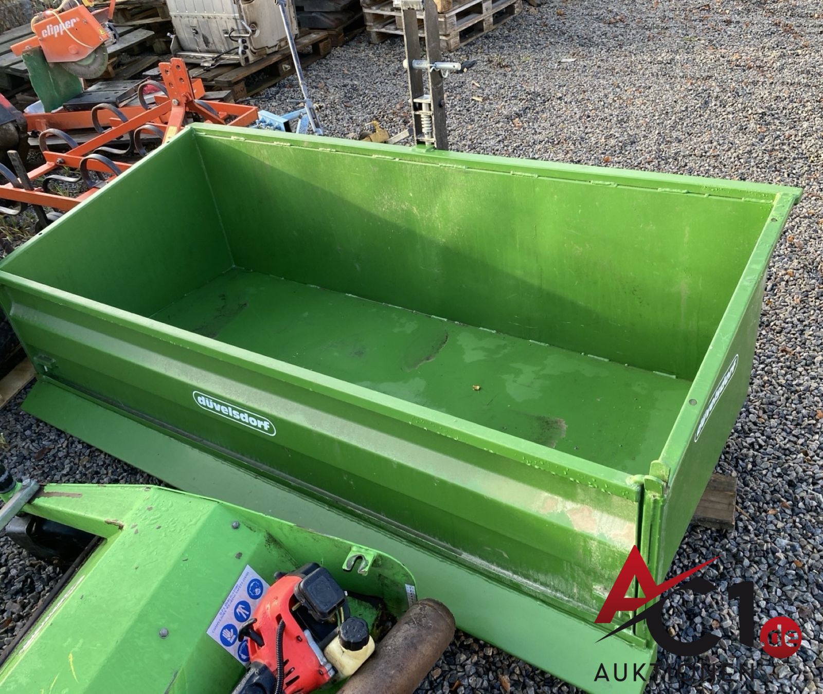 Heckcontainer düvelsdorf für Traktor