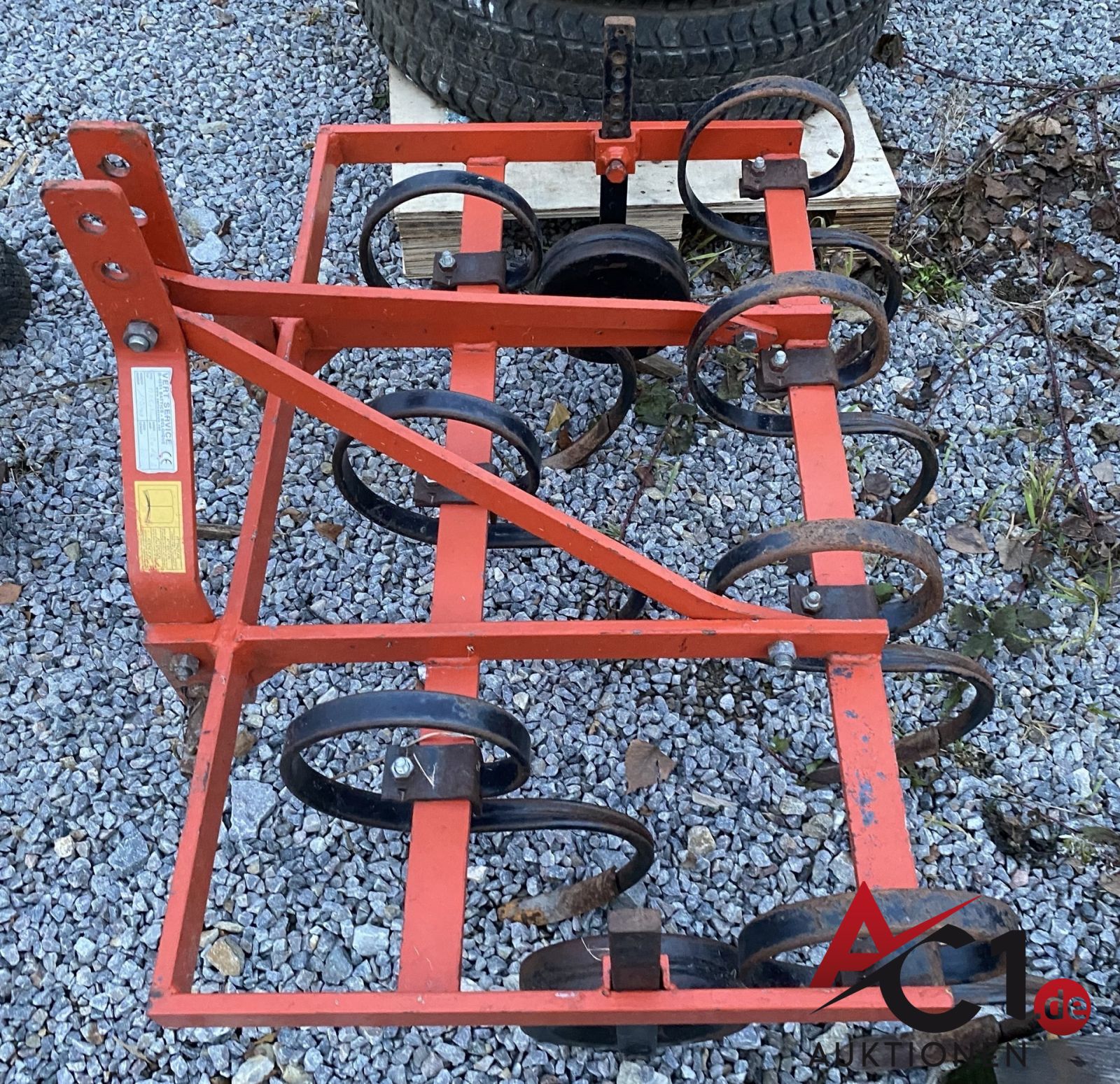 eine Position Anbaugeräte passend für Kleintraktor