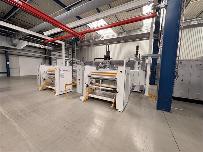 Back Sheet / Rückseiten-Folienschneidanlage