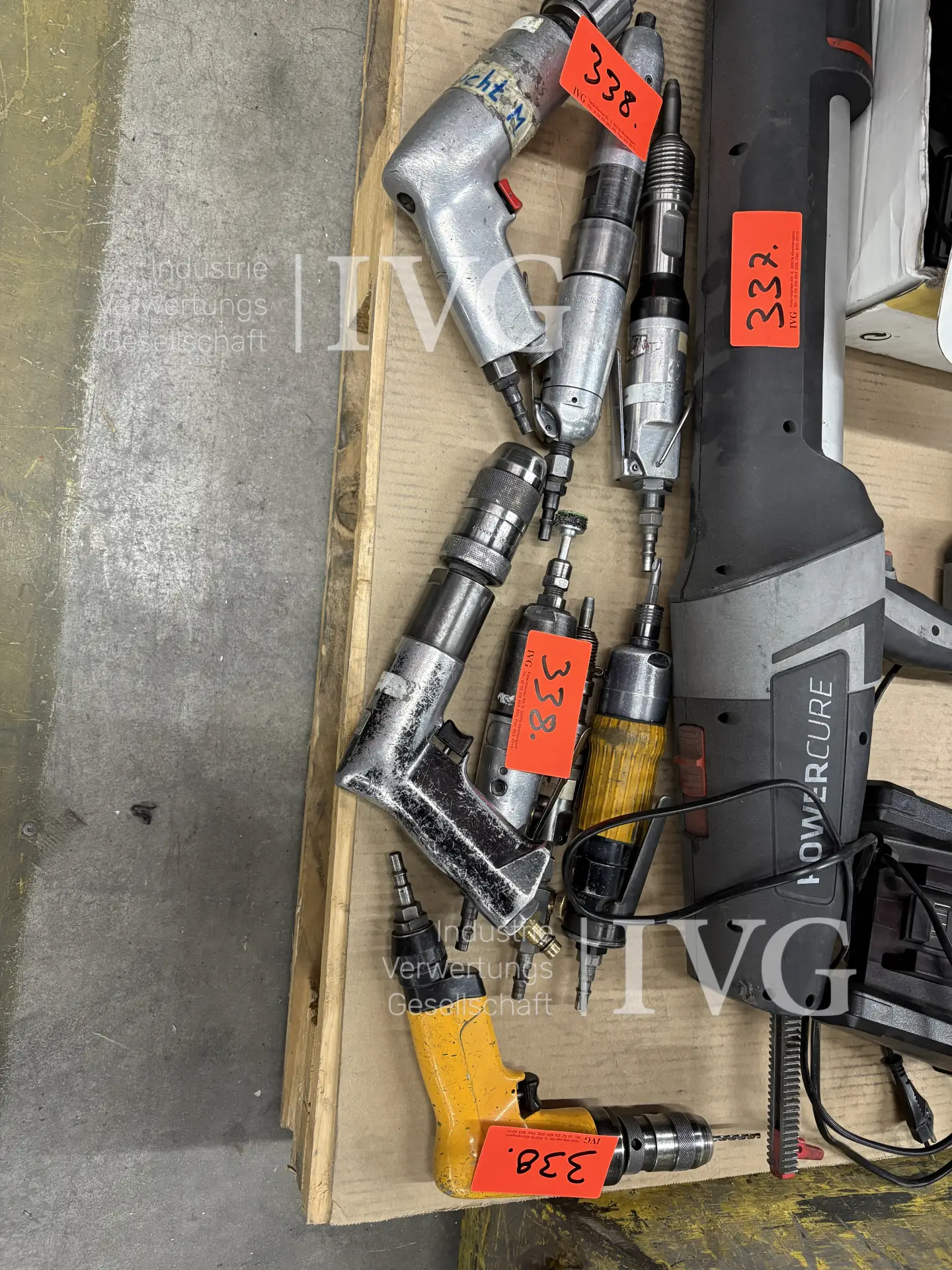 Posten druckluftbetriebene Handwerkzeug