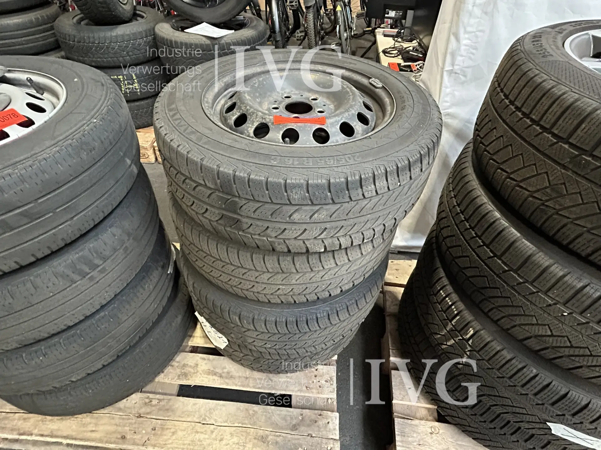 Satz Allwetterreifen CONTINENTAL 205/65 R 16 C