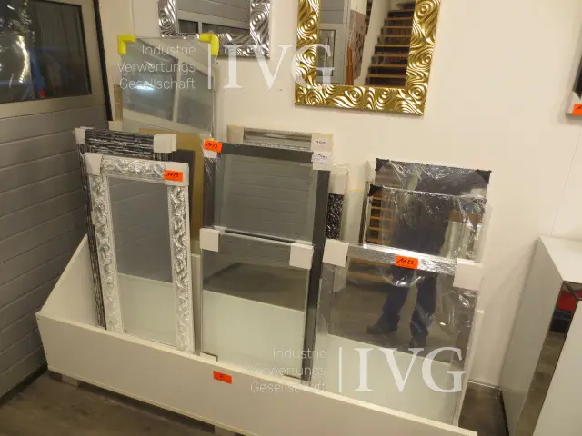 Spiegel rechteckig und teils mit Rahmen