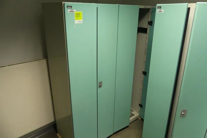 Spindschrank Maße in cm ca.: 120 x 50 x 170