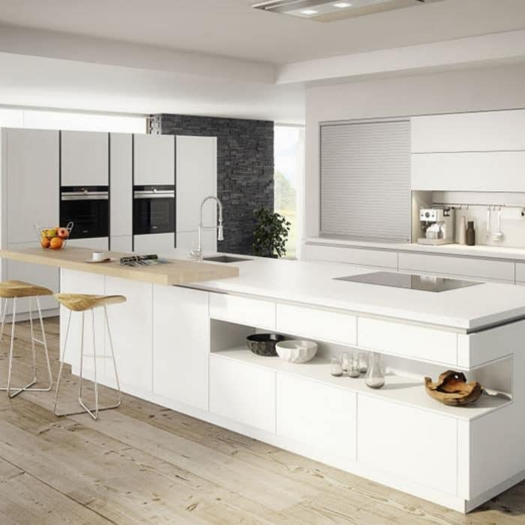 M plus 2000 Slika trgovine