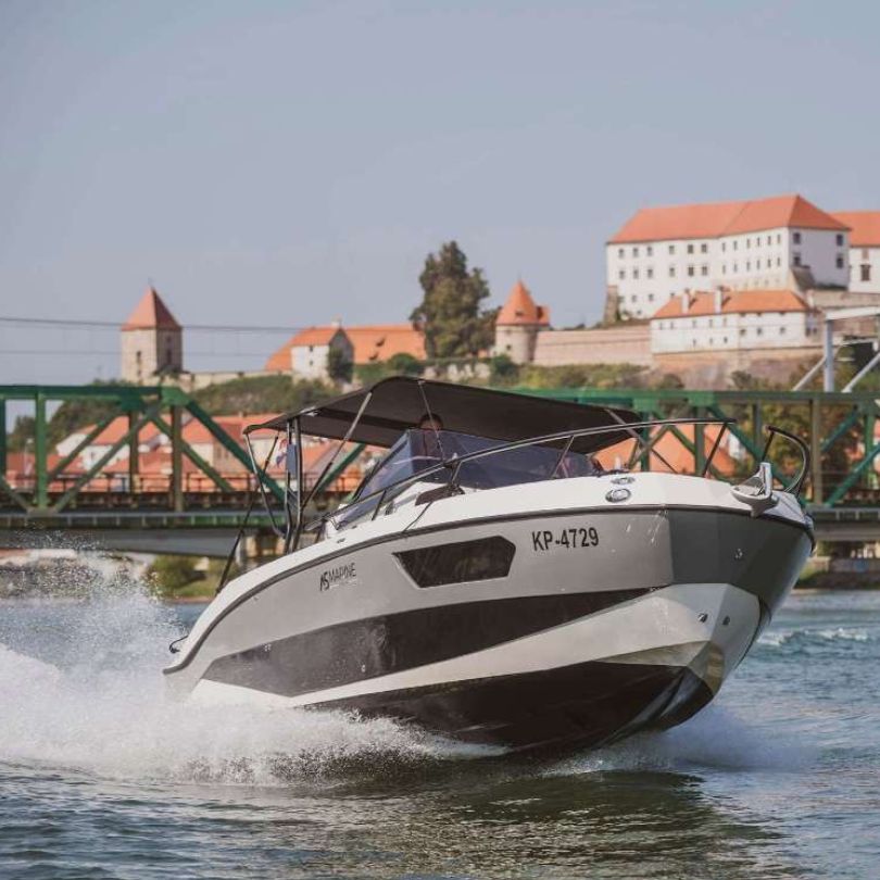 C&G navigator, navtika, trgovina in servis, d.o.o. Slika trgovine