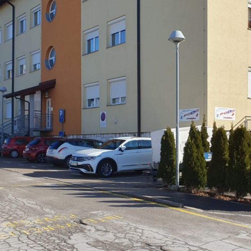 Šola vožnje POLO, Postojna Slika trgovine