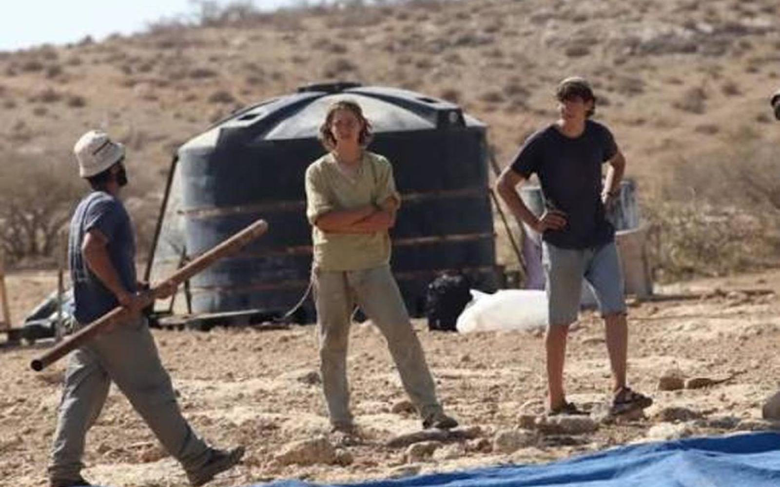 تصعيد استيطاني خطير: مستوطنون يهاجمون فلسطينيين ويجرفون أراضٍ في الأغوار وبيت لحم