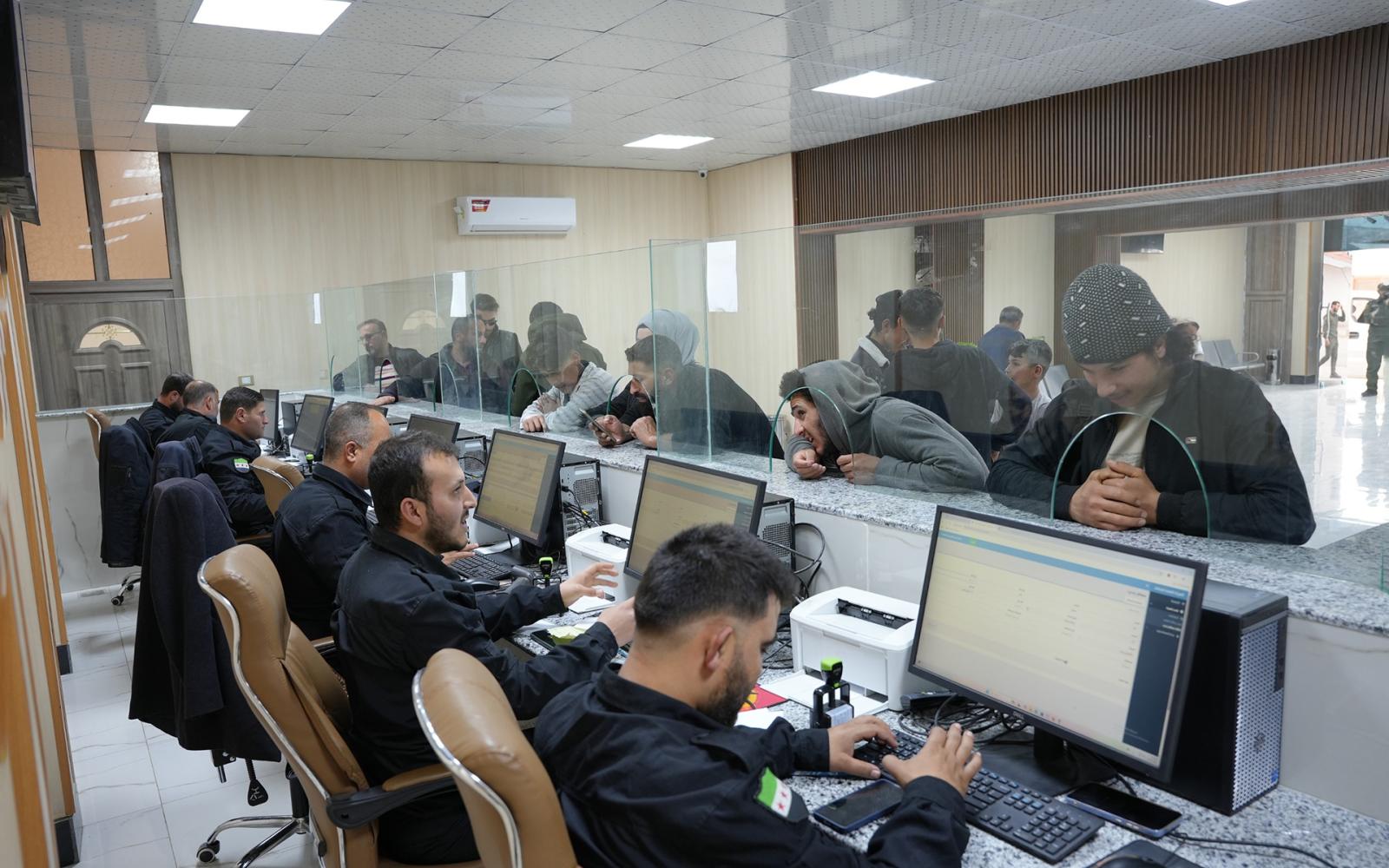 إدارة الدولة بعد الثورة: تحديات المرحلة الانتقالية بين القوانين القديمة وحتمية المستقبل