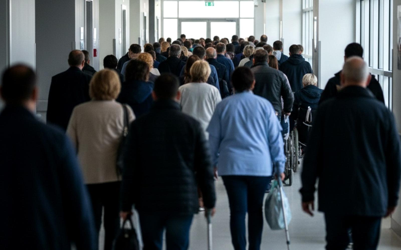 منظومة صحية مفككة في غزة: آلاف المرضى والجرحى ينتظرون الموت في مستشفيات تحولت لمحطات انتظار قسرية