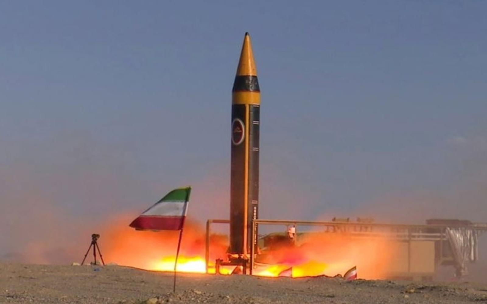 إيران تهدد بضرب حاملات الطائرات الأمريكية وتحذر من حرب إقليمية واسعة النطاق