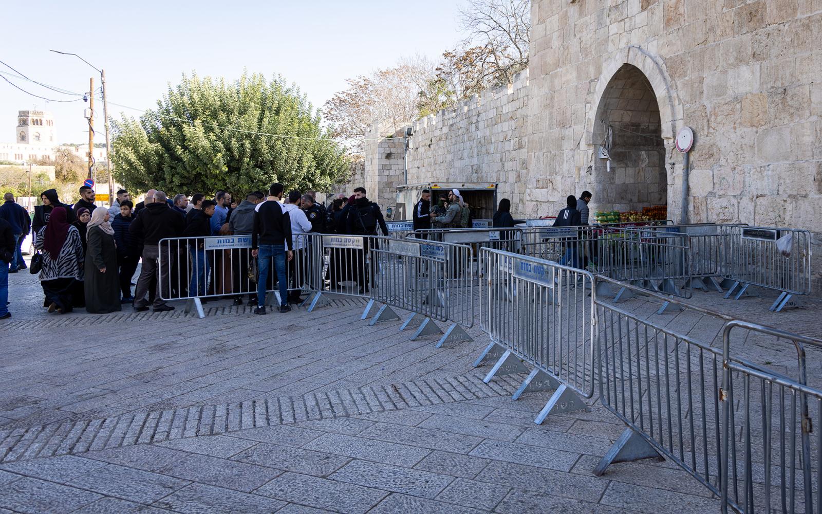 رمضان في القدس والضفة: مخاوف إسرائيلية من تصعيد متزايد وسط قيود مشددة على الأقصى