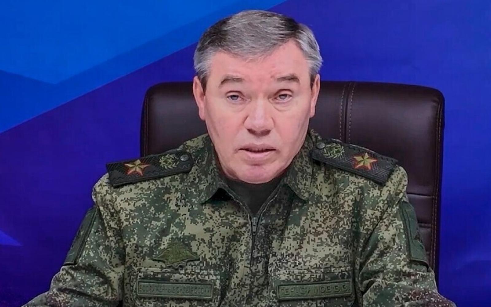 رئيس الأركان الروسي: 12 بلدة محررة وتوسيع مستمر للمنطقة العازلة بأوكرانيا رغم الصقيع