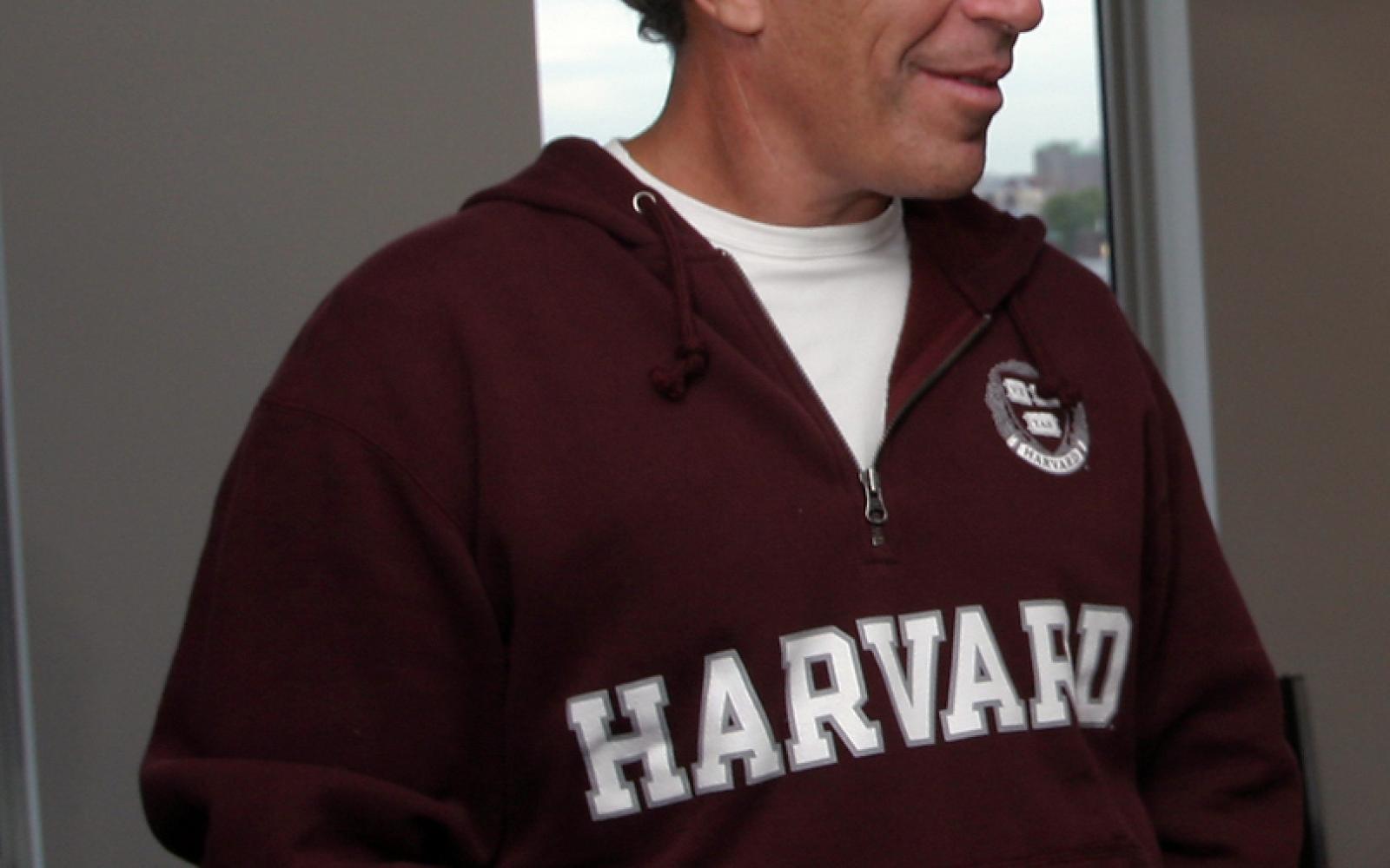 تسريب "الكتاب الأسود الصغير" لإبستين يكشف شبكة علاقات نخبة العالم قبل سنوات من فضائحه