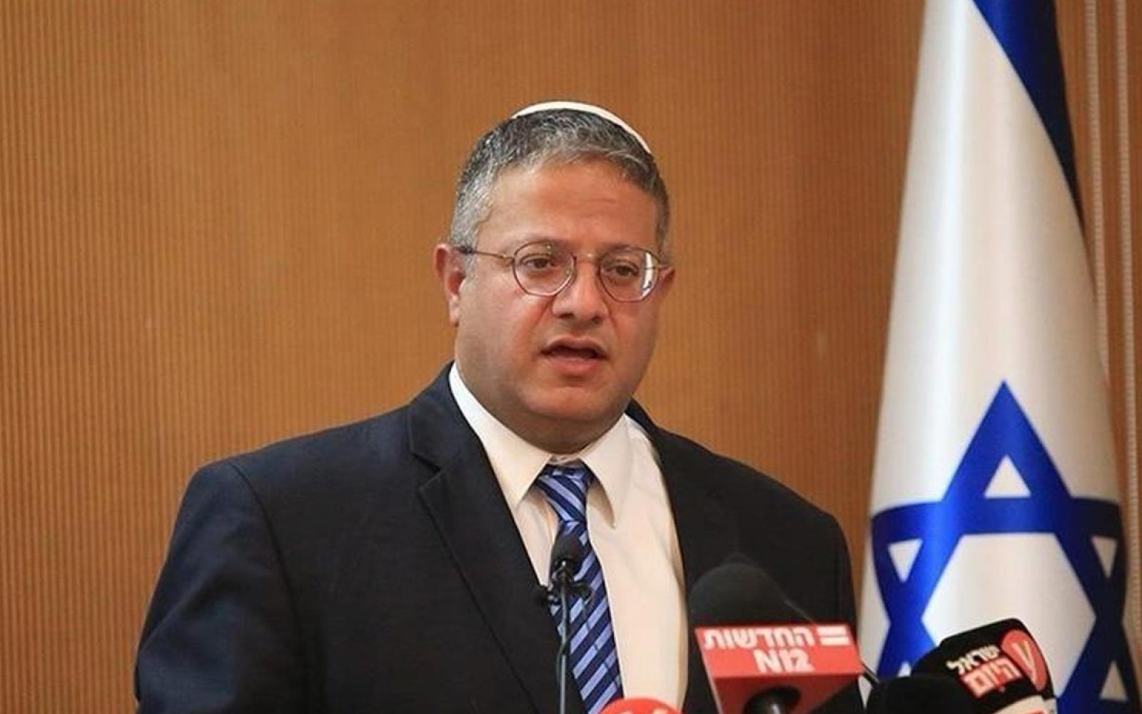 خلافات إسرائيلية حول قانون إعدام الأسرى الفلسطينيين: نتنياهو يضغط لتخفيفه ومفوض السجون يعترض أخلاقياً