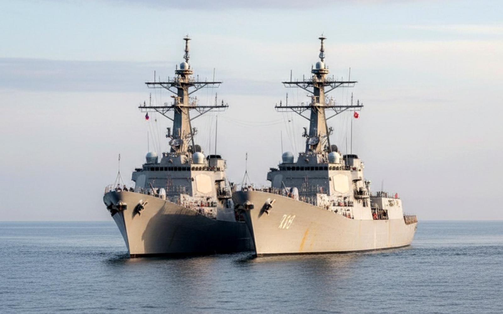 اصطدام سفينتين أمريكيتين في الكاريبي يسفر عن إصابات طفيفة ويؤكد القدرة على الإبحار