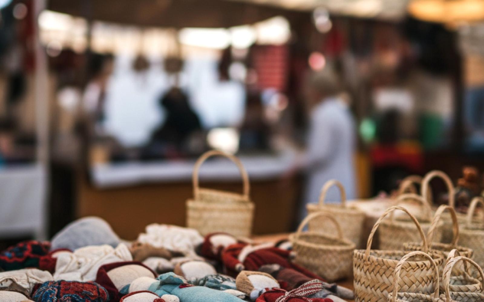 المرأة الغزّية: من حكايات البيوت المفقودة إلى صمود الخيام في مواجهة قسوة الحرب