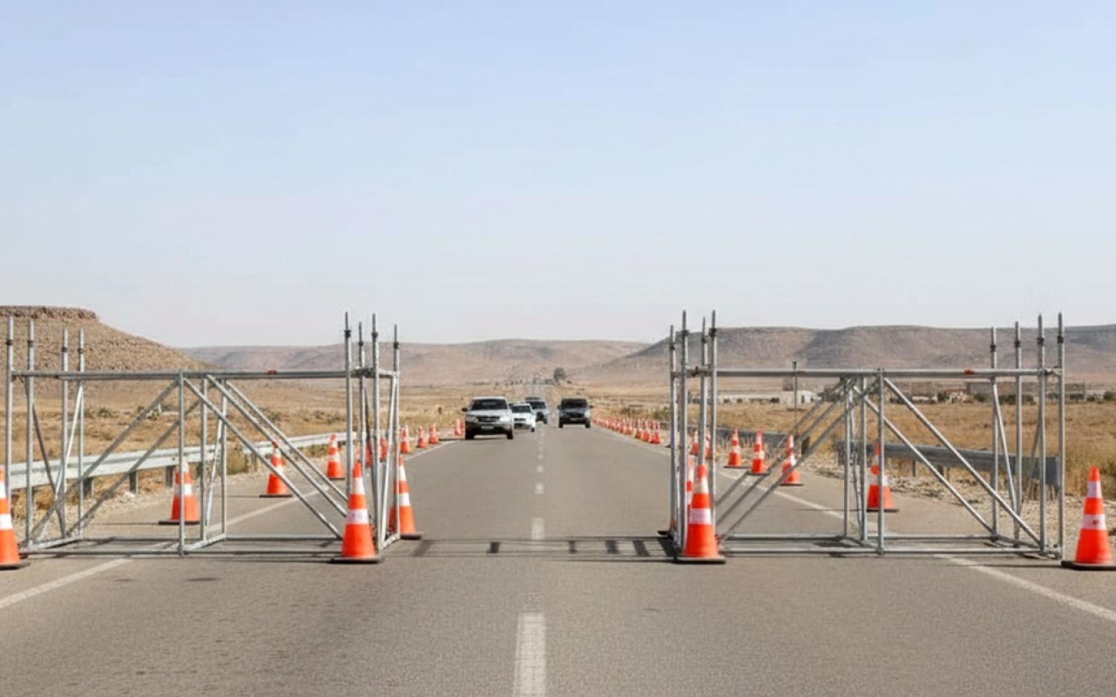 الاحتلال ينصب حاجزا عسكريا في كفر مالك برام الله وينكل بالمواطنين ويتسبب بأزمة خانقة