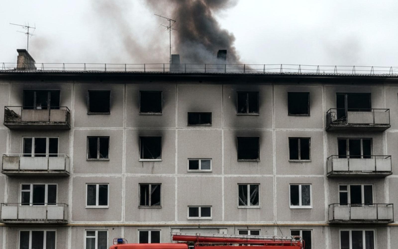 حريق مأساوي في برلين يودي بحياة طفل وإصابة آخرين في مبنى سكني شاهق