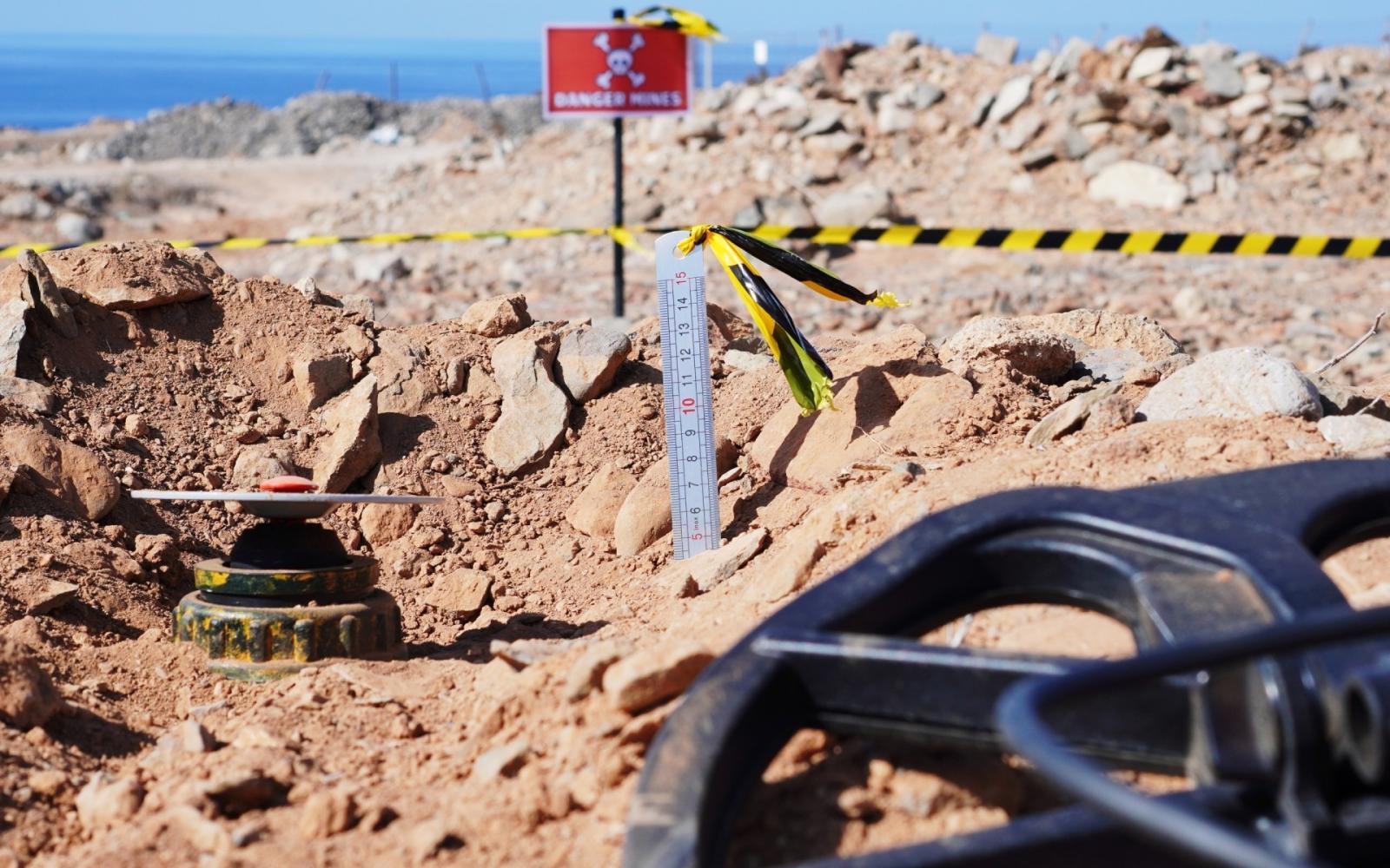 ابتكار سعودي مغناطيسي يحلق في سماء سوريا لمواجهة خطر الألغام وإنقاذ الأرواح