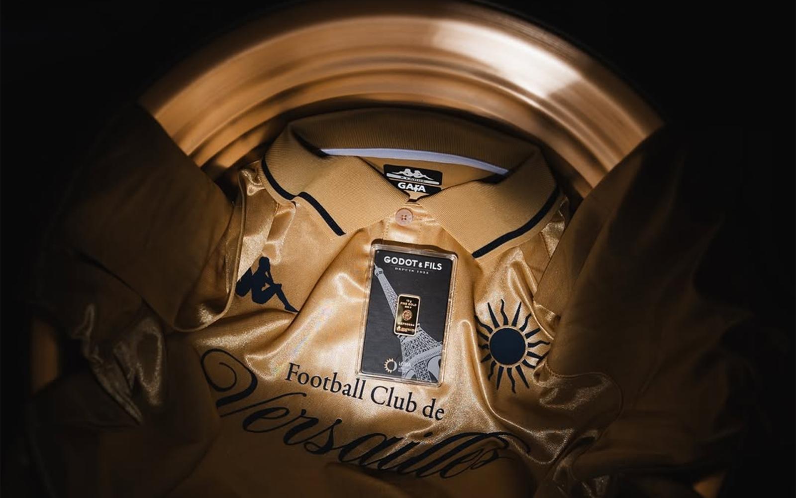 نادي فيرساي الفرنسي يذهل جماهيره: قمصان الفريق تمنح الفوز بسبائك ذهبية في حملة ترويجية فريدة