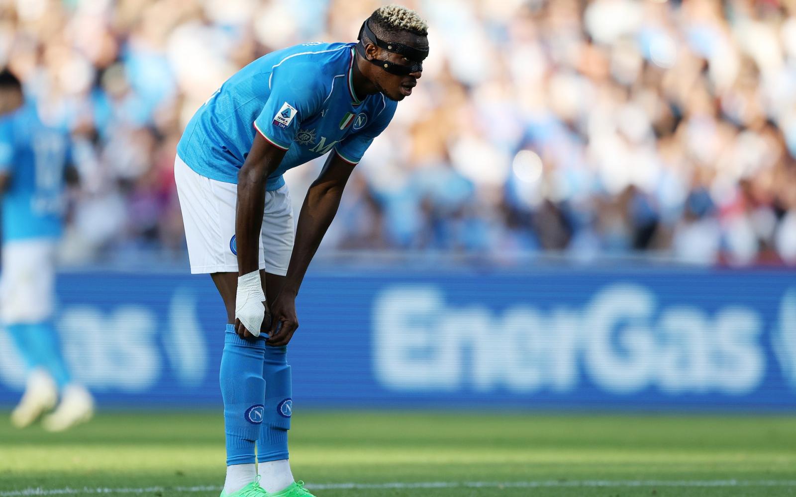 أوسيمين يكشف عن معاملة مهينة في نابولي ويوجه انتقادات لاذعة قبل مواجهة يوفنتوس