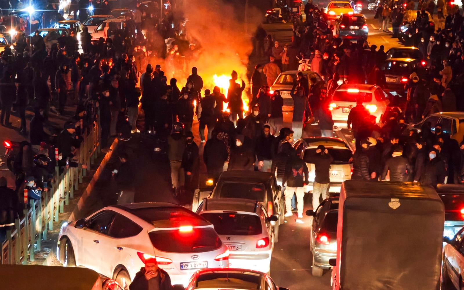 إيران تكشف عن حجم الخسائر المادية الهائل في الاحتجاجات الأخيرة: أرقام صادمة للبنية التحتية والممتلكات