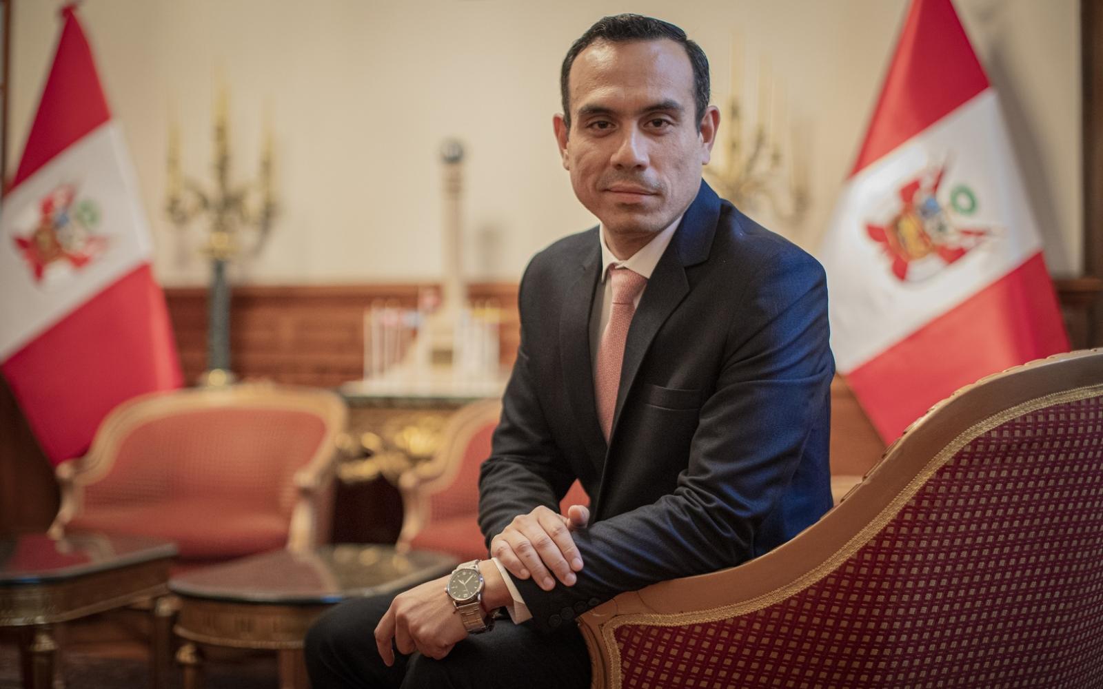 بيرو تغرق في دوامة الأزمات السياسية: الكونغرس يعزل ثالث رئيس للدولة على التوالي