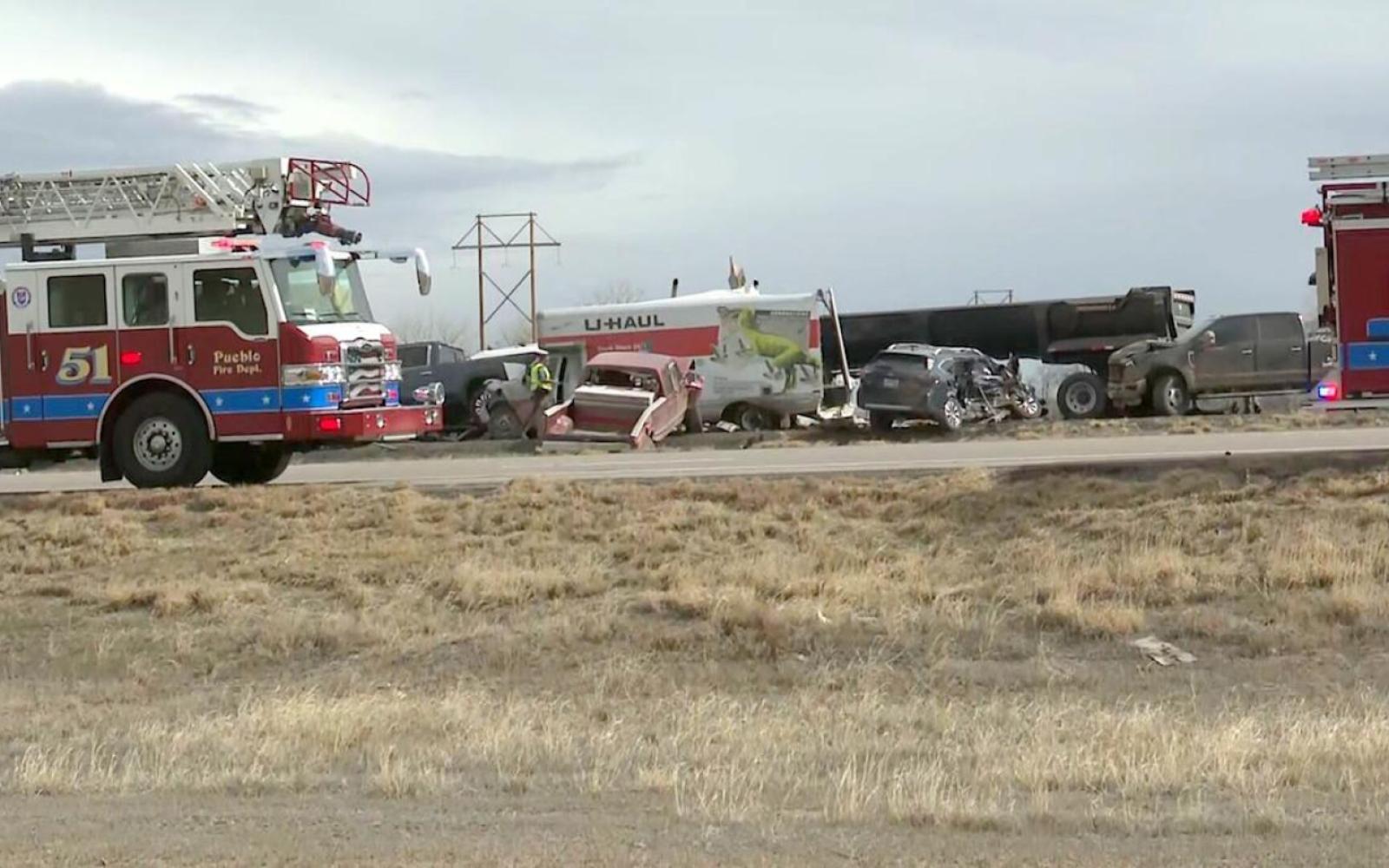 مأساة في كولورادو: عاصفة ترابية تودي بحياة 4 أشخاص وتصيب العشرات في حادث مروع