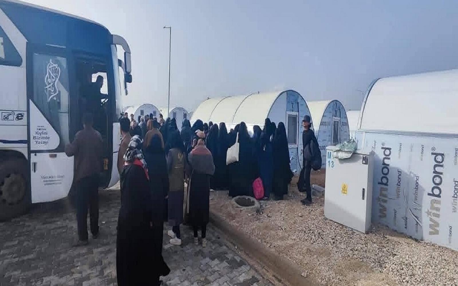 سوريا تغلق ملف مخيم الهول: آخر العائلات تغادر لريف حلب وسط انتشار أمني