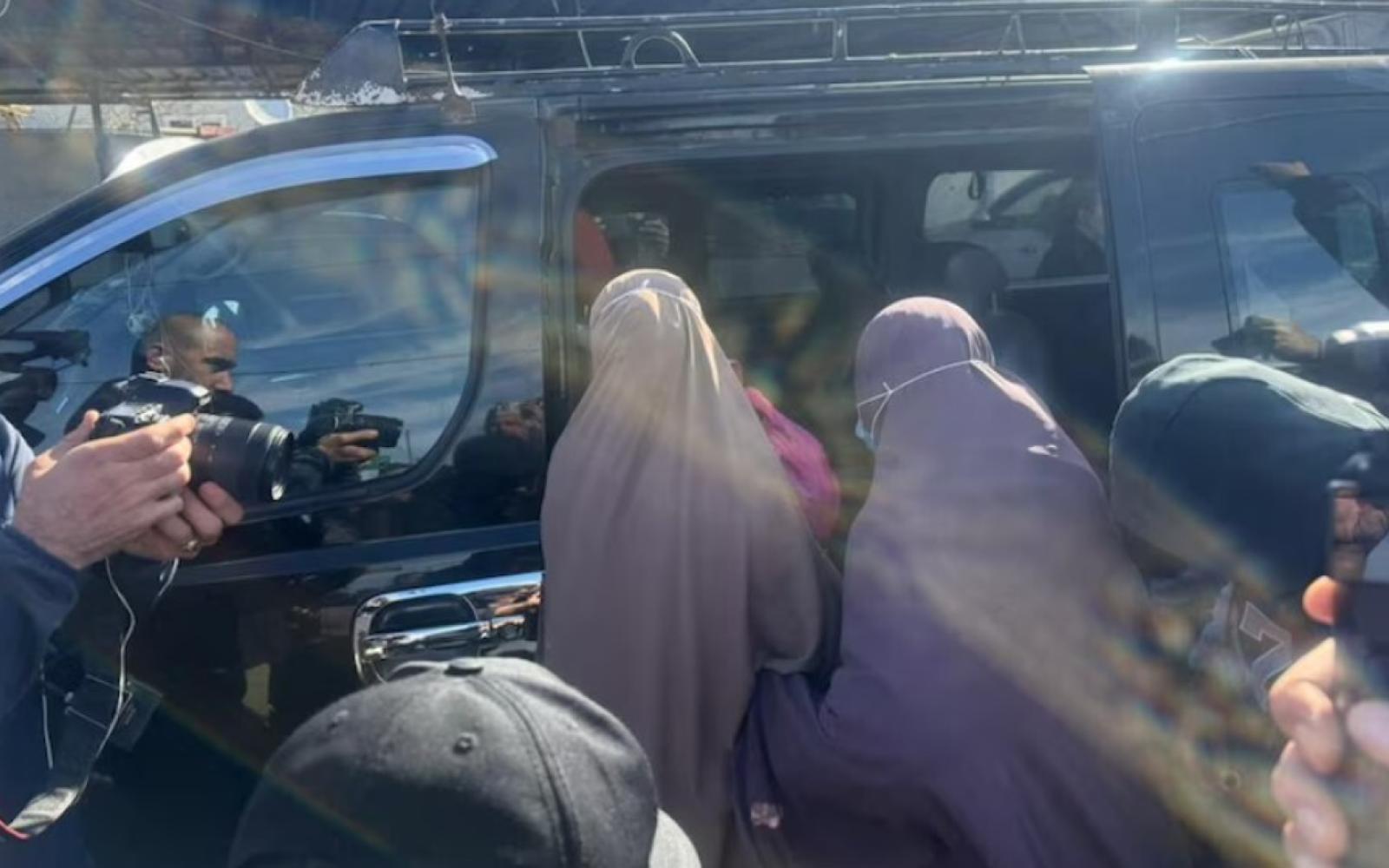 أستراليا تمنع مواطناً مرتبطاً بداعش من العودة وتدرس مصير 33 آخرين في مخيم سوري