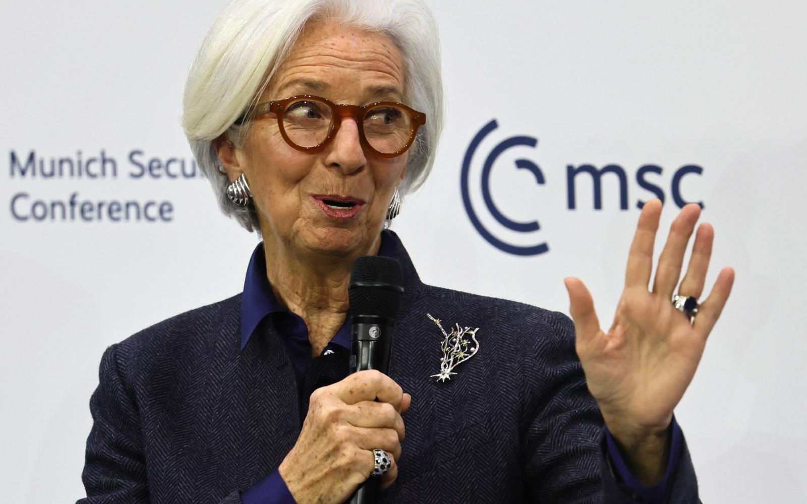 لاغارد تخطط لمغادرة رئاسة المركزي الأوروبي مبكراً لتأمين خلافة ماكرون وسط مخاوف اليمين المتطرف