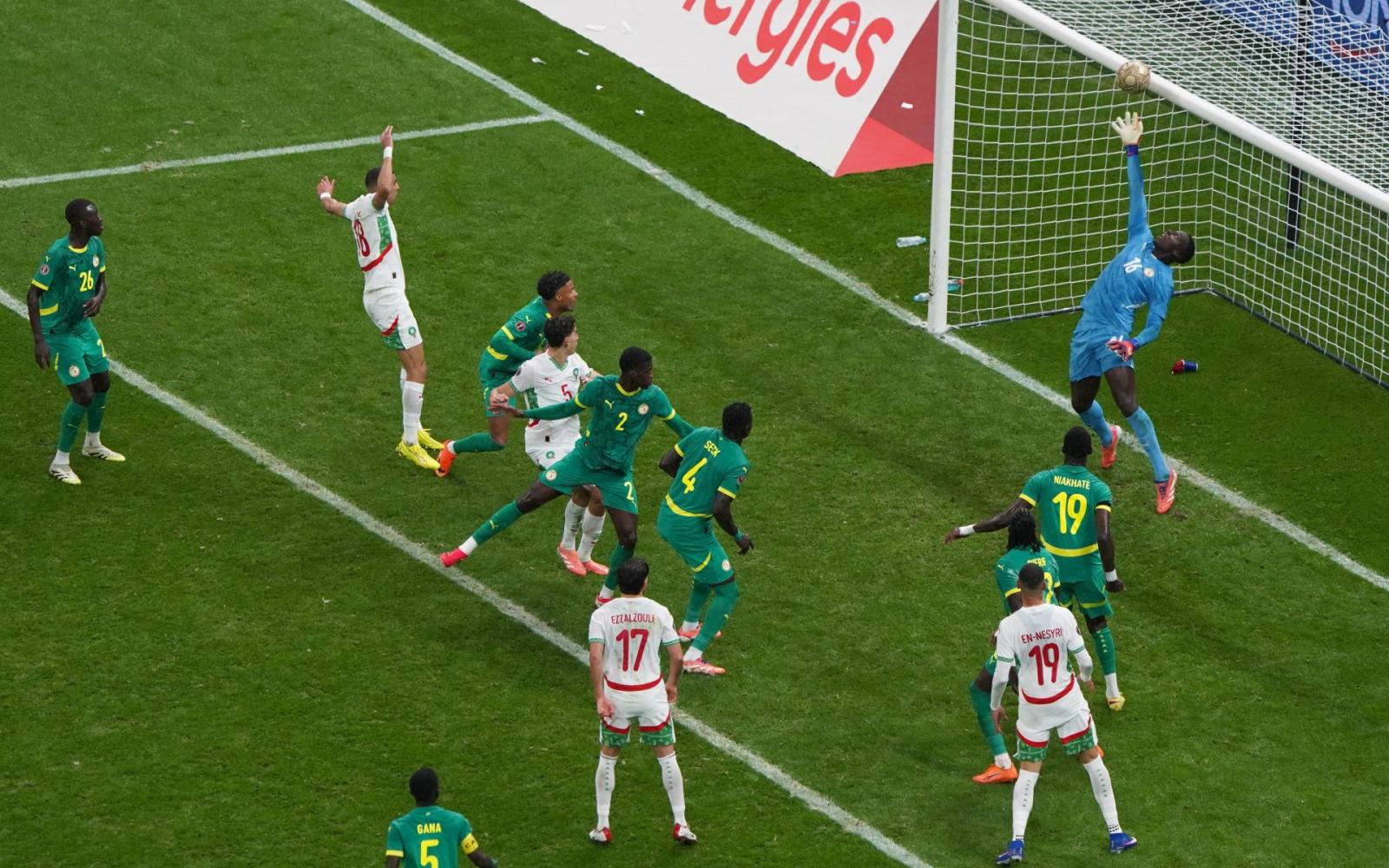 مسؤول بالكاف يكشف عن "سرقة" المنتخب المغربي في نهائي كأس أفريقيا ويطالب بالاعتذار