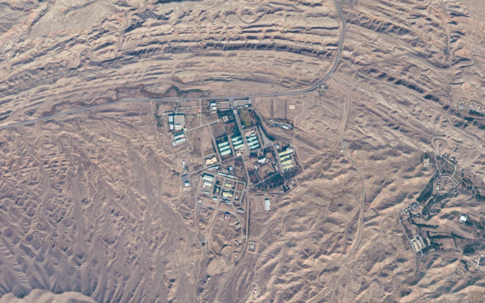 إيران تحصن منشآتها العسكرية والنووية تحت الأرض وسط تصاعد التوترات مع واشنطن