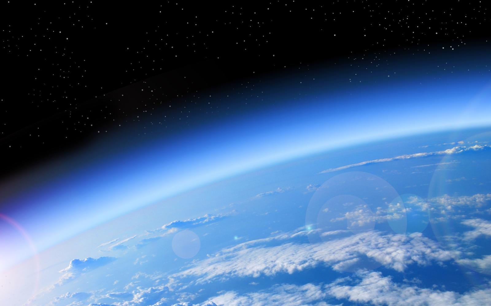 علماء يكشفون هياكل أرضية عملاقة "مخفية" تؤثر على المجال المغناطيسي للكوكب