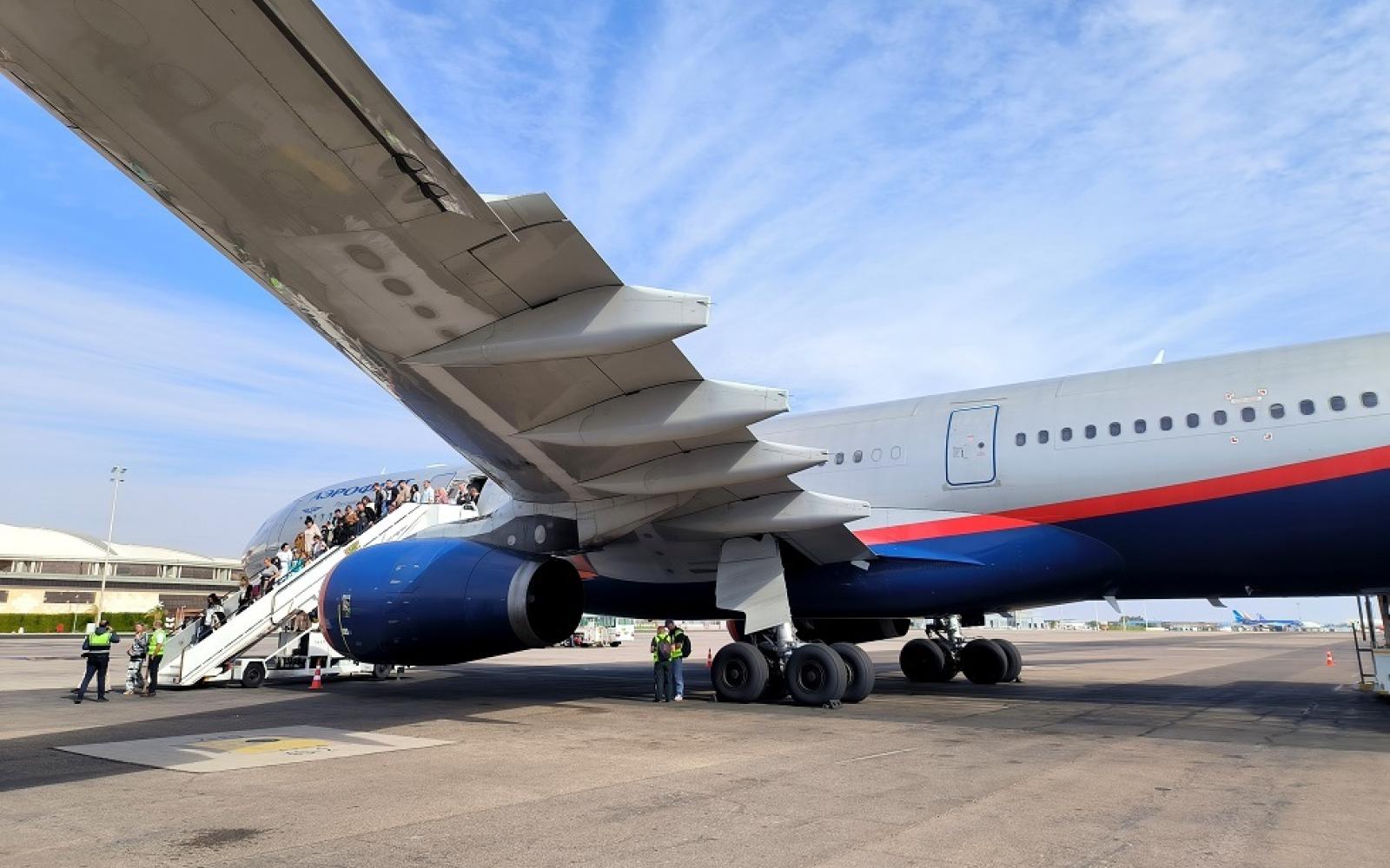 مصر تفتح أبوابها للسياح الروس هذا الصيف: مطارات الإسكندرية والعلمين تستقبل الزوار