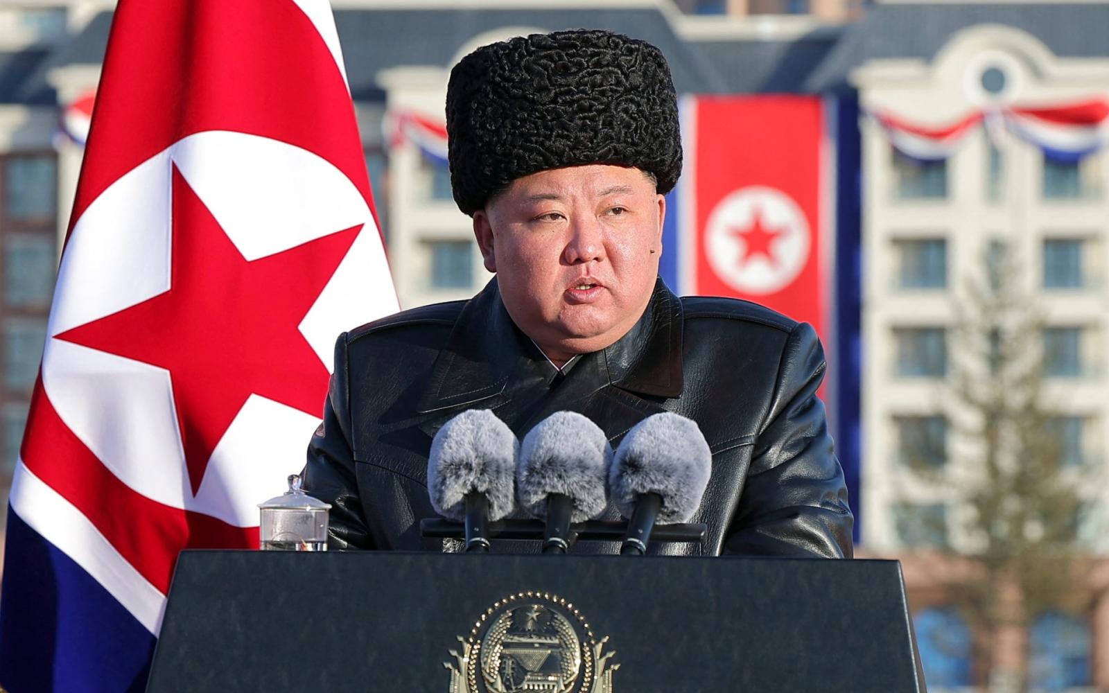 كيم جونغ أون يكشف عن سلاح نووي جديد مهدداً العالم: "لا أمل بحماية الرب"