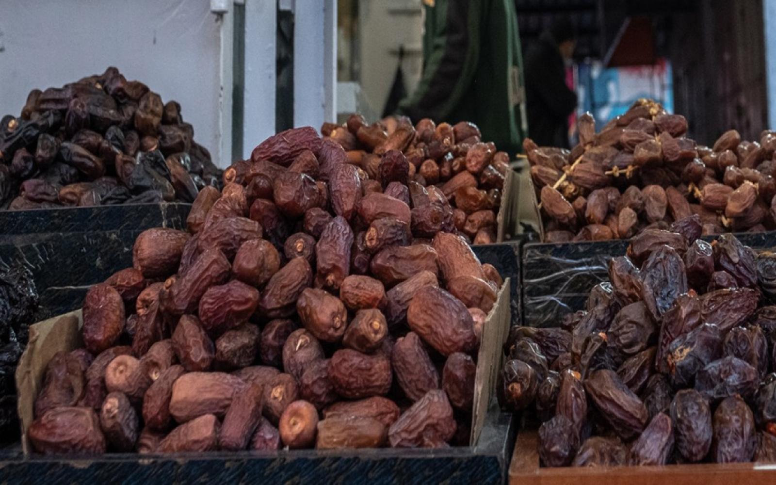 فرنسا: دعوات لمقاطعة التمور الإسرائيلية لكشف تضليل إخفاء المصدر في رمضان