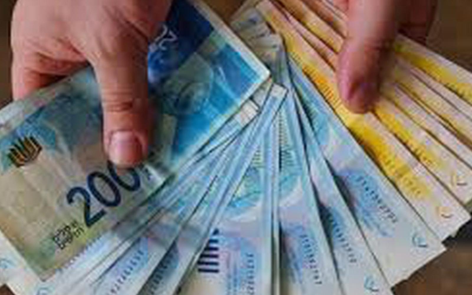 استقرار نسبي في أسعار صرف العملات الأجنبية مقابل الشيكل في الأسواق الفلسطينية اليوم