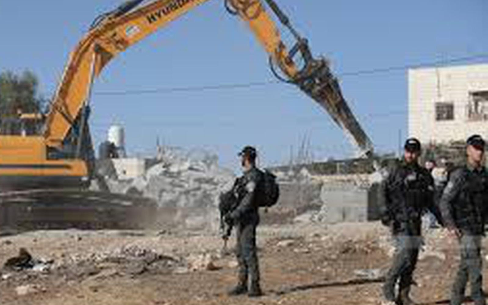 جرافات الاحتلال تدمر منزلاً قيد الإنشاء في قرية عين البيضاء بالأغوار الشمالية