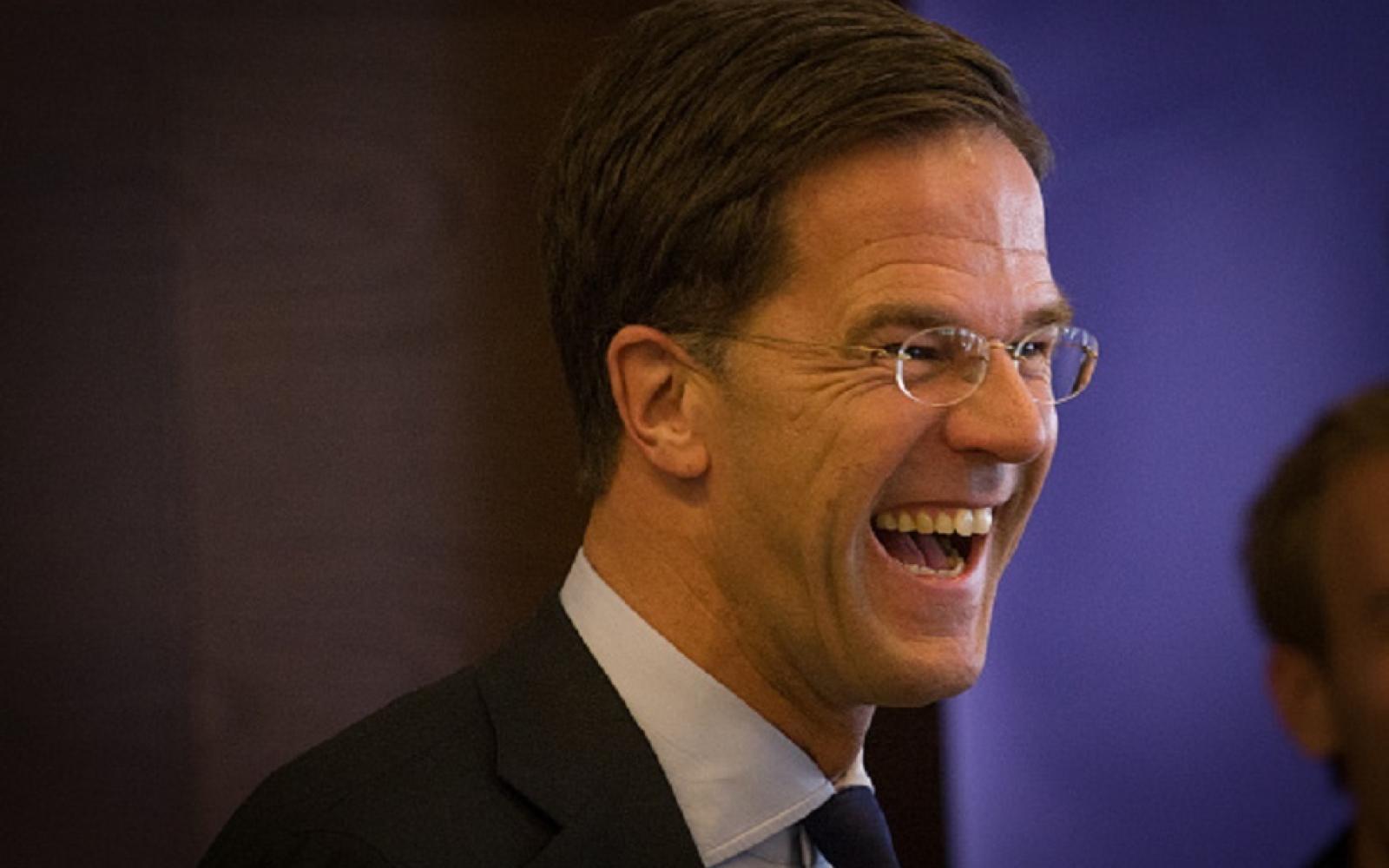 "بوليتيكو" تكرم أبطال مؤتمر ميونيخ بجوائز ساخرة: "الحوار مع الكلب" و"أطول تصفيق" في الصدارة