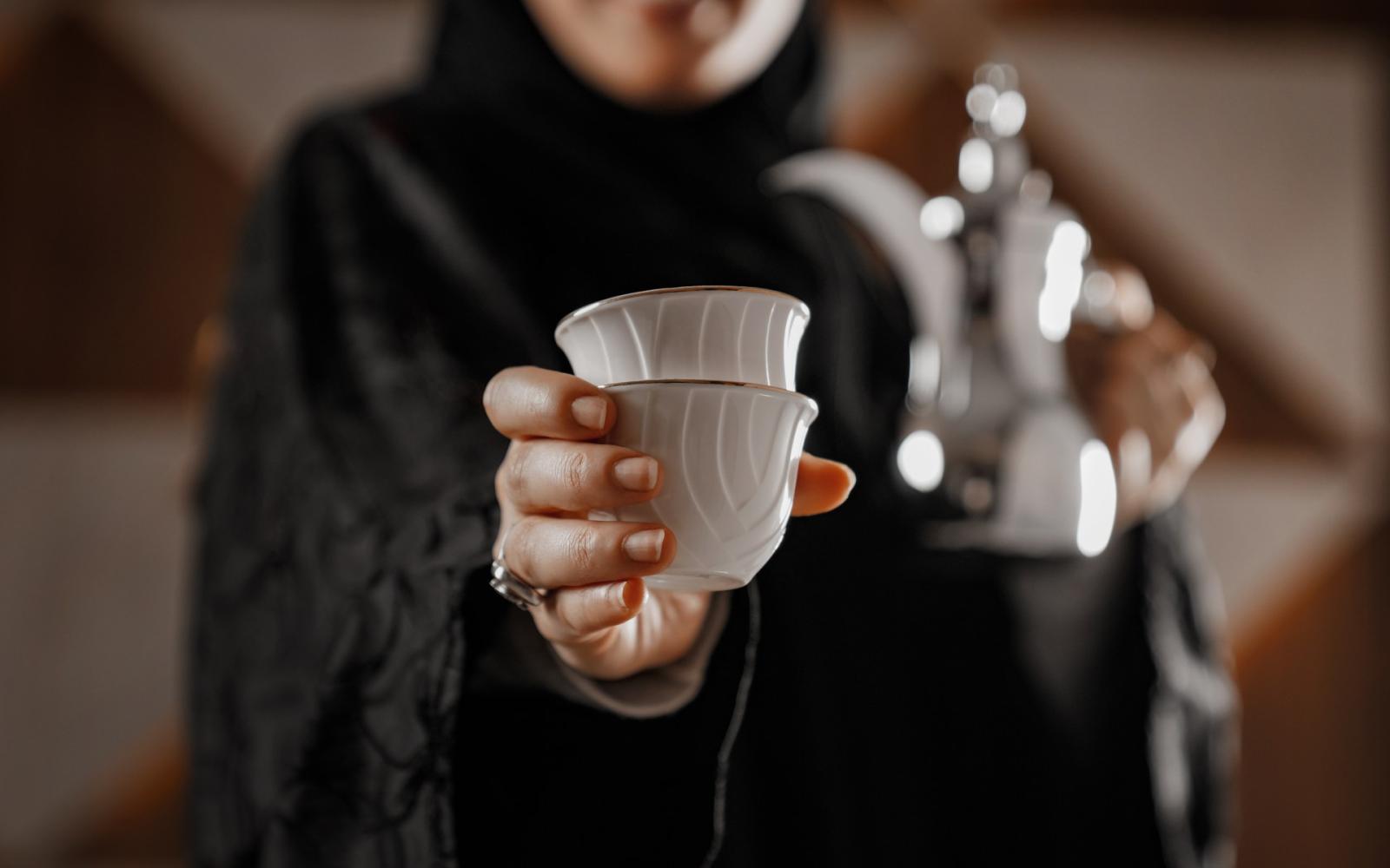 القهوة في رمضان: عادة اجتماعية أم ضرورة جسدية بعد ساعات الصيام الطويلة؟