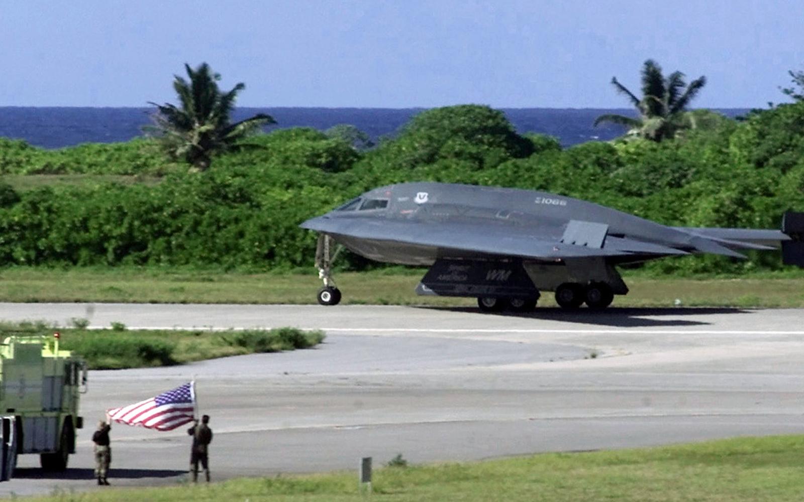 ترمب يهدد باستخدام دييغو غارسيا لضرب إيران: ما الأهمية الاستراتيجية لهذه القاعدة؟