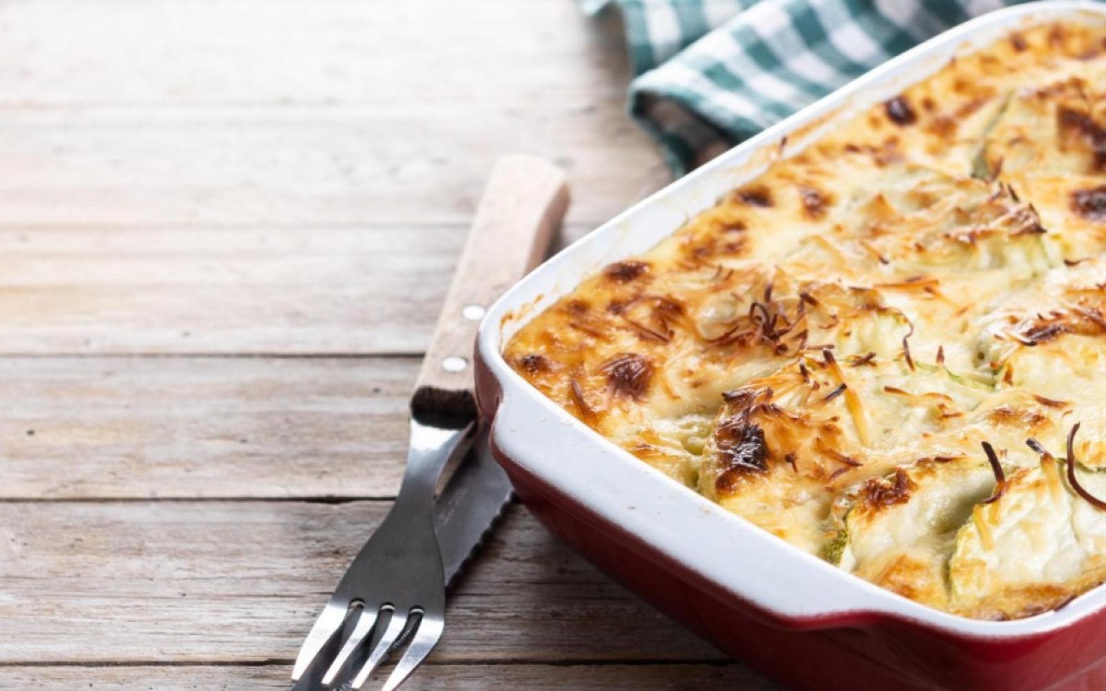 المطبخ المصري: رحلة عبر الزمن تكشف أسرار "البشاميل" و"الرقاق" و"أم علي"