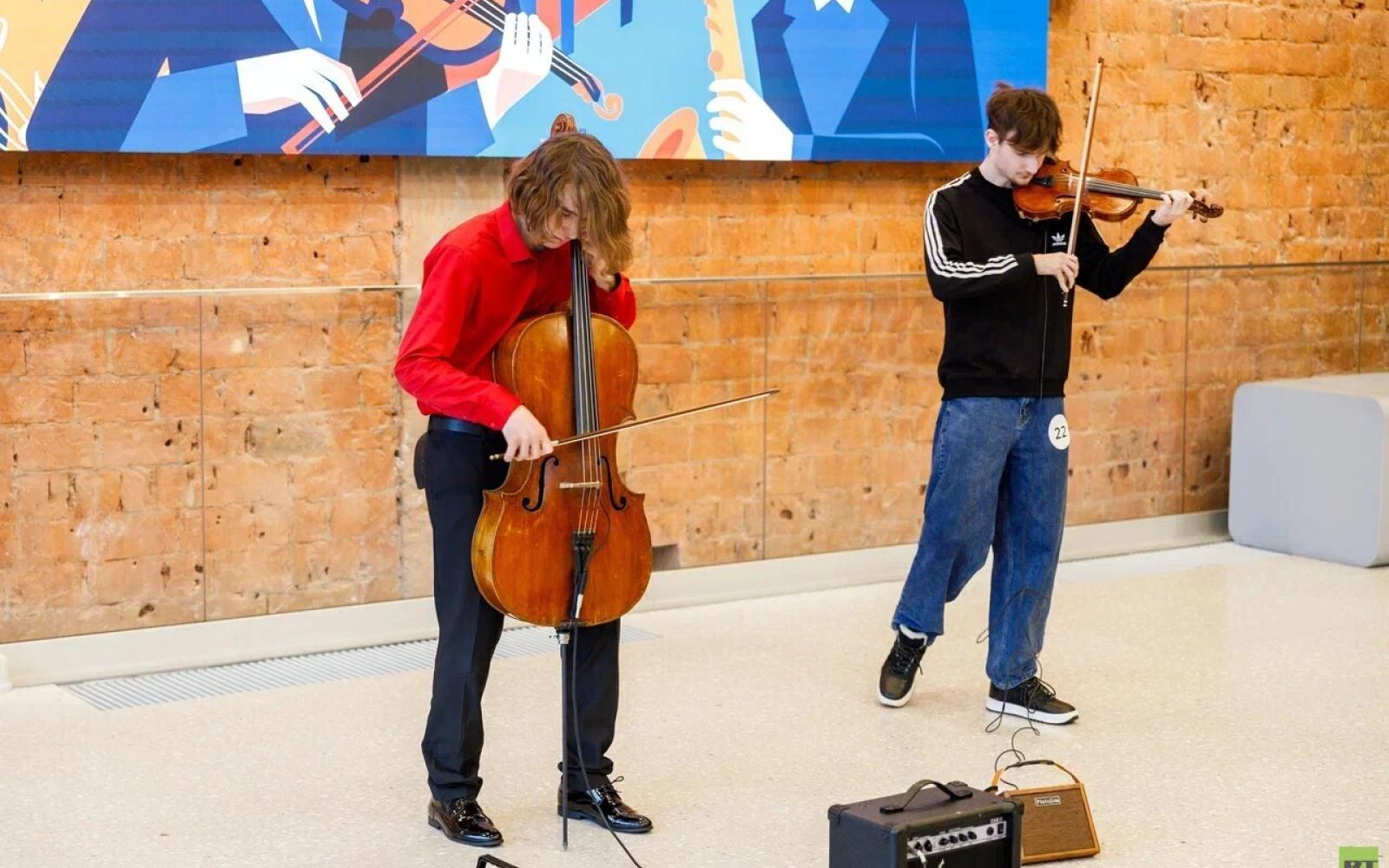 موسكو تحتفي بالفن في شرايينها الحضرية: مشروع "الموسيقى في المترو" يزدهر بمشاركة الآلاف