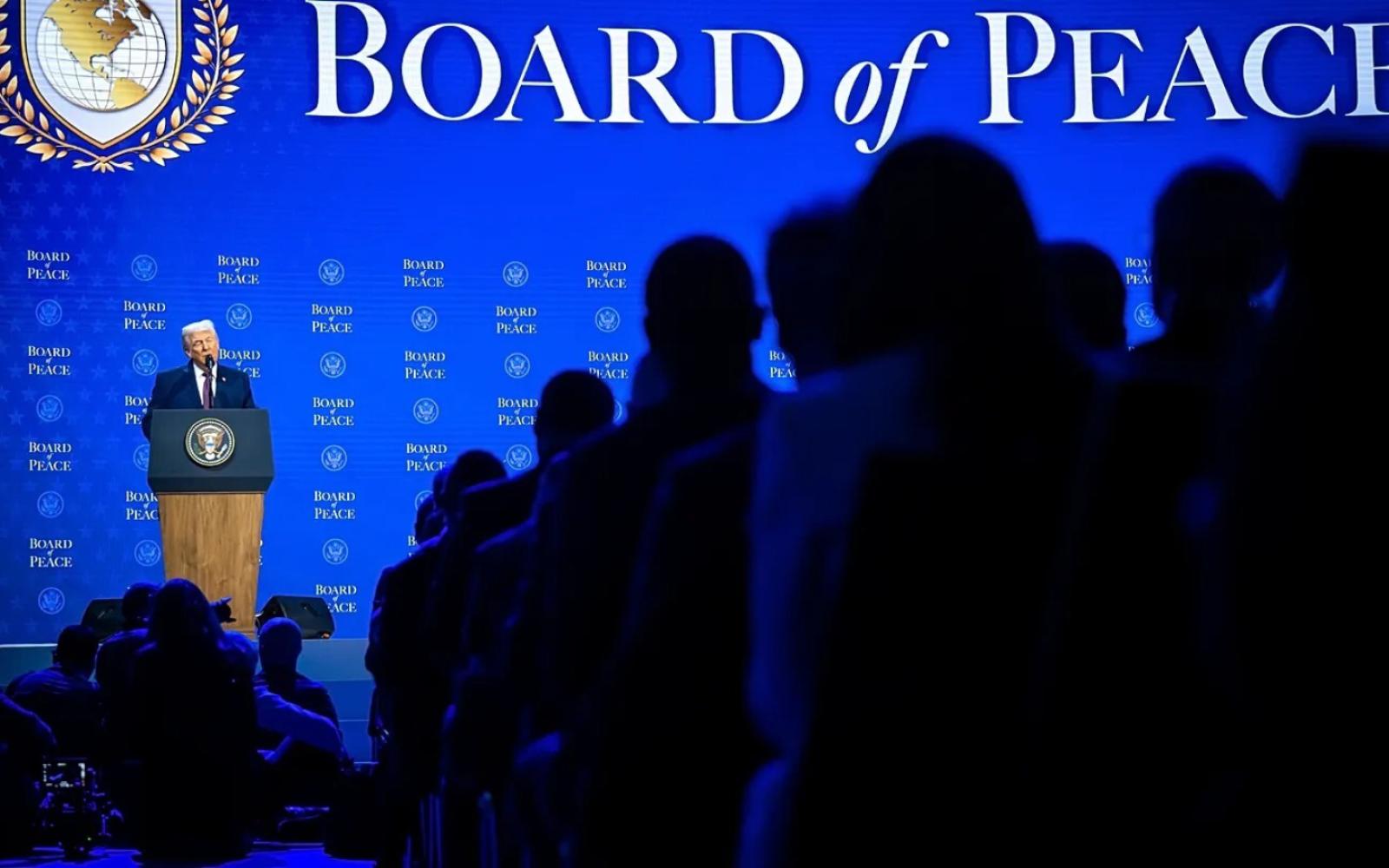 ترامب يأمل في مشاركة روسيا والصين بإعادة إعمار غزة، ويعلن عن تبرع أمريكي بـ 10 مليارات دولار