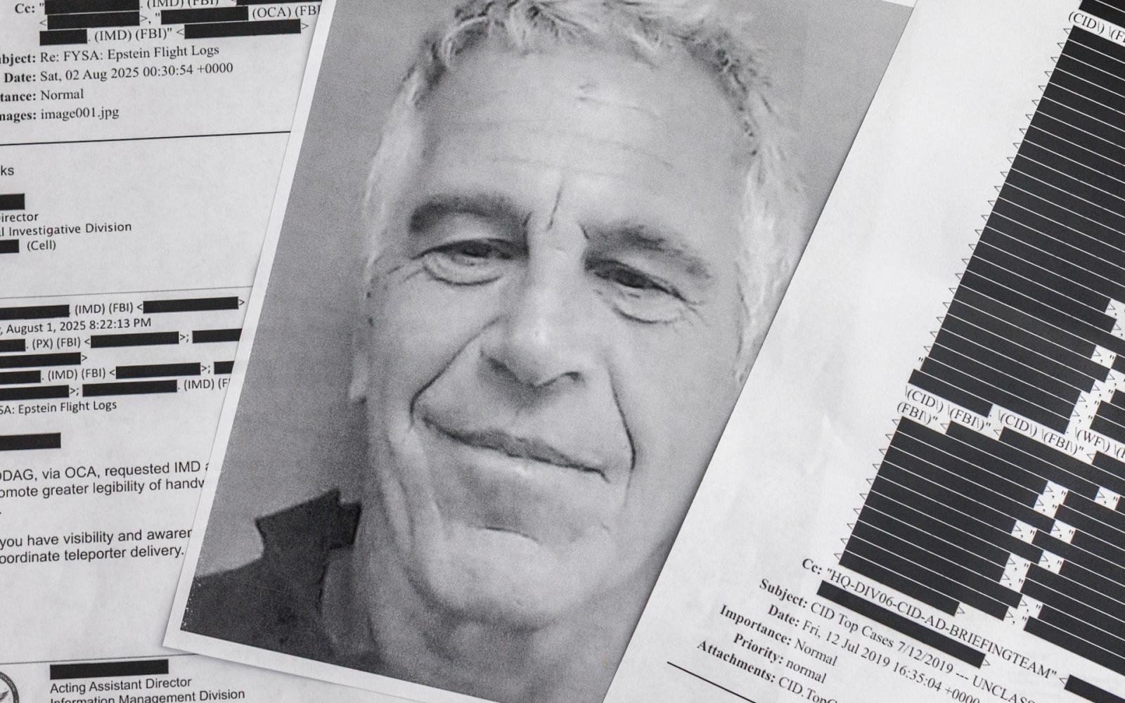 وثائق إبستين تكشف عن سعيه للاستثمار في الصين عبر علاقاته بشخصيات سياسية بارزة