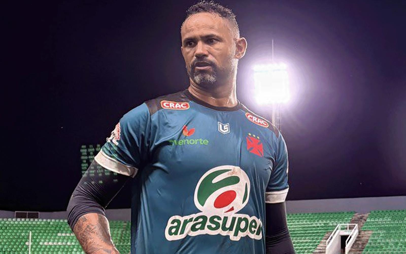 جدل واسع في البرازيل: نادٍ يتعاقد مع حارس مرمى مدان بجريمة قتل مروعة